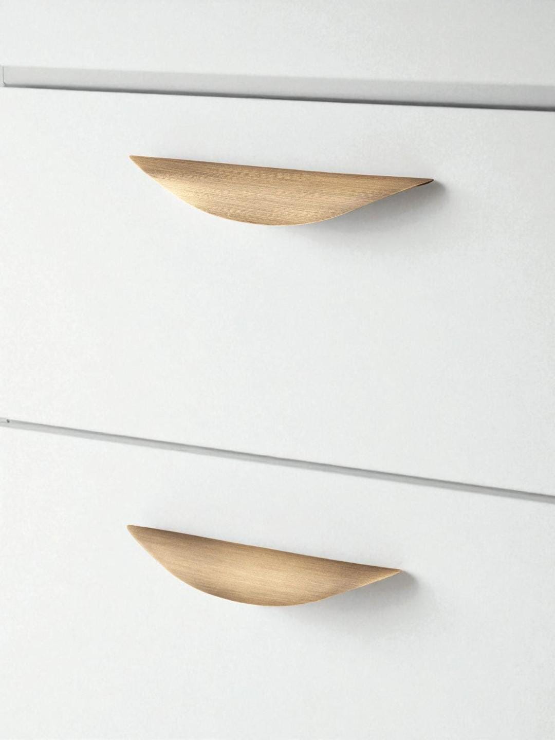 Brushed Brass Leaf Cabinet Handles: Modern Furniture Hardware - Image 4